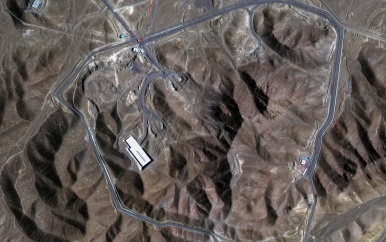 Iran deelt beelden van rook na bombardement op nucleair complex