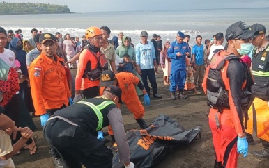 Vier doden en tientallen vermisten bij bootongeluk Bali