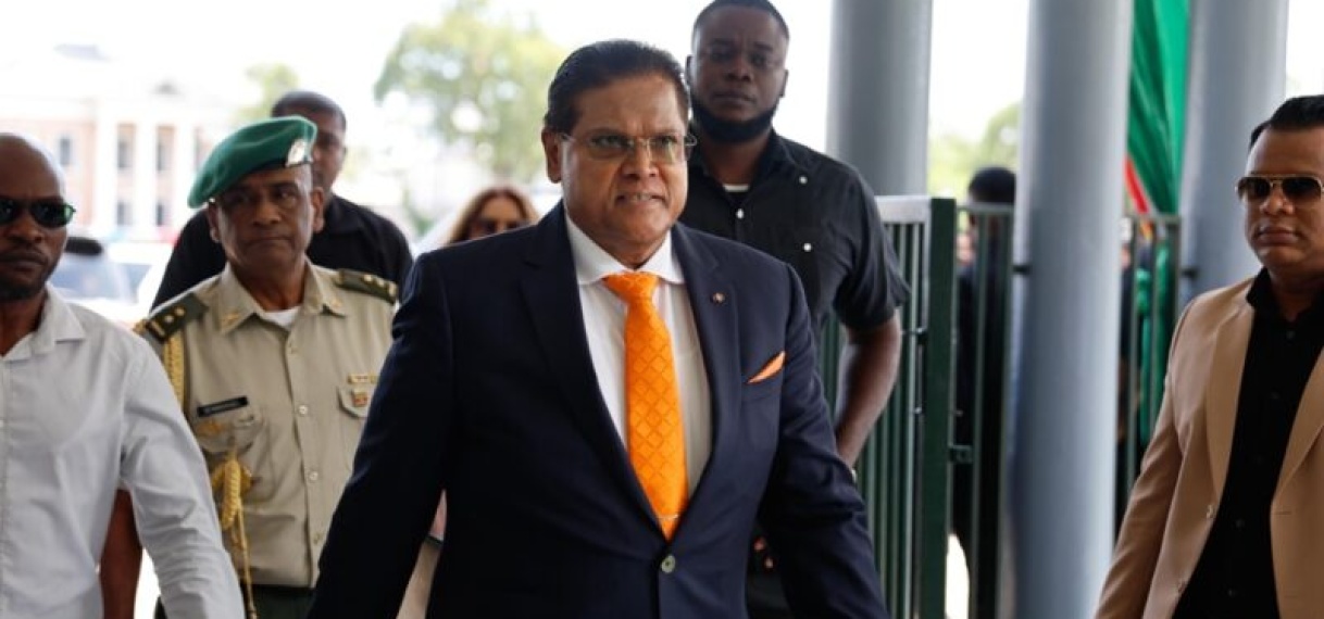 President Santokhi blikt terug op periode van heftige stormen en trots