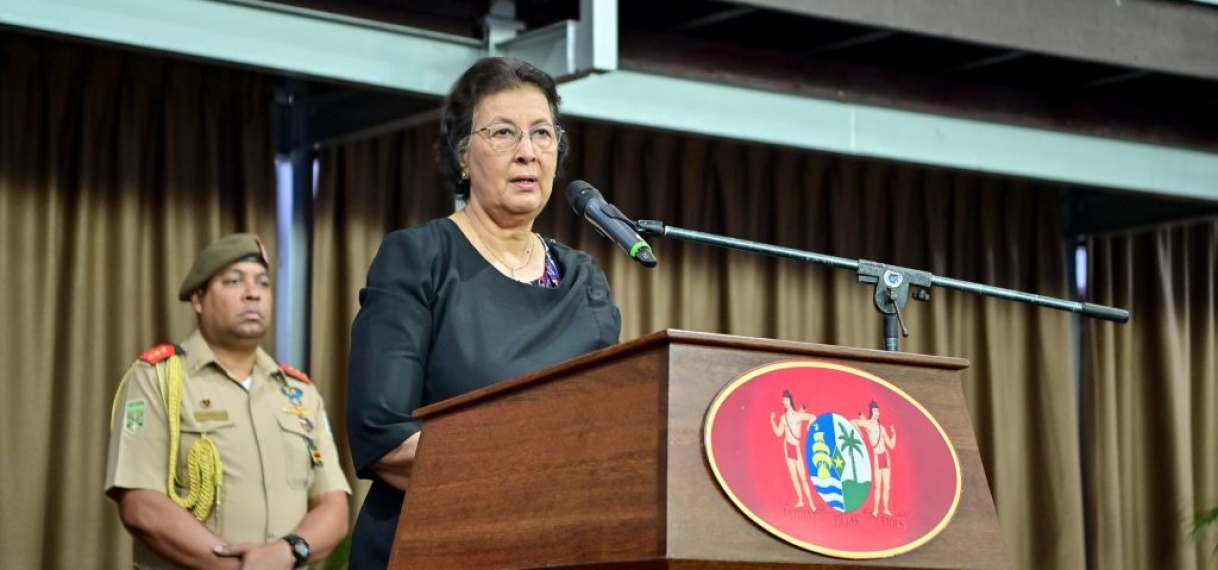 President Geerlings-Simons heeft kennismaking met personeel