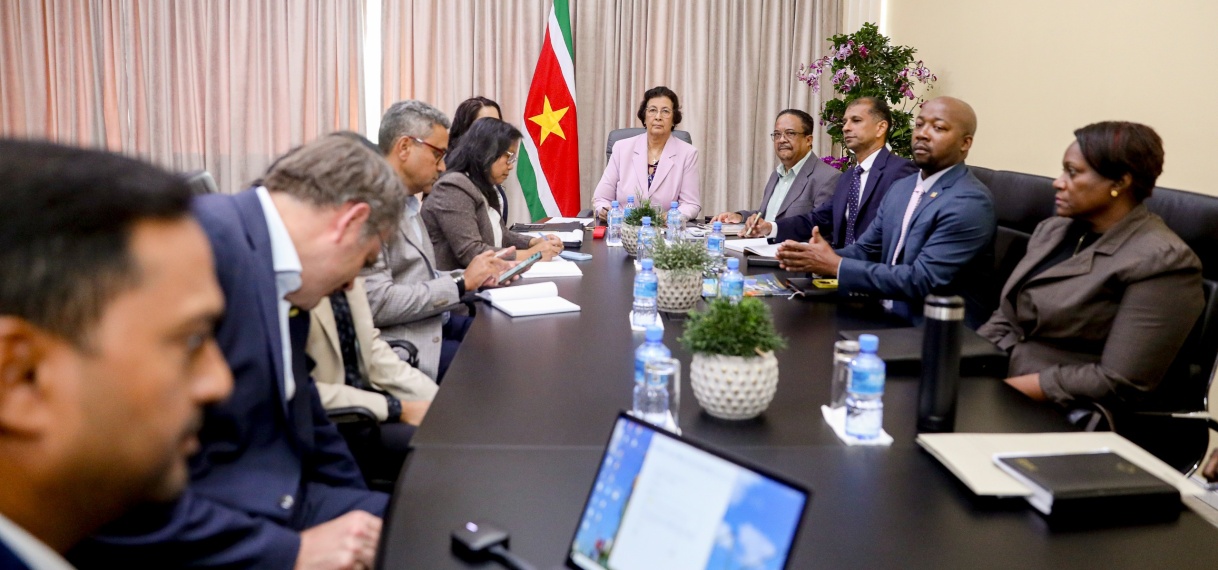 Staatsolie-directie brengt kennismakingsbezoek aan president Geerlings-Simons
