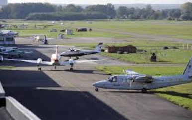 Qatarese militair, die in Teuge gewond raakte bij parachutesprong, is overleden