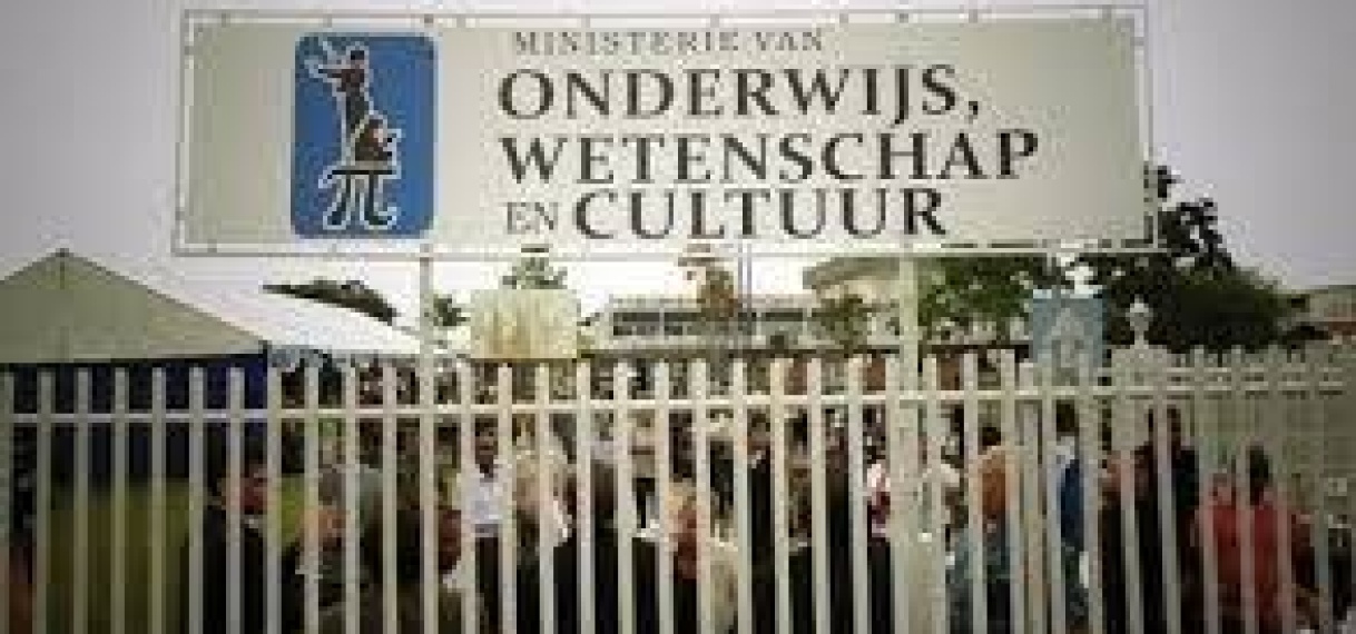 Studietoelage van SRD 1000 uitbetaald aan 16.000 scholieren