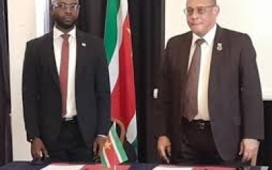 Misiekaba slaat de plank flink mis: wordt gecorrigeerd door oud-minister Mac Andrew