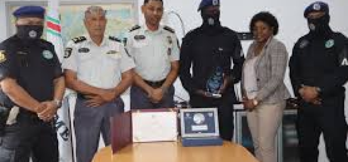 Lid Arrestatie Team geëerd na succesvolle training in Abu Dhabi