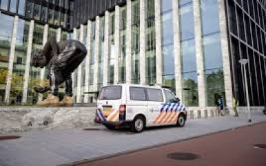 Man bekent moord op moeder in Landsmeer, kan afzagen benen niet herinneren