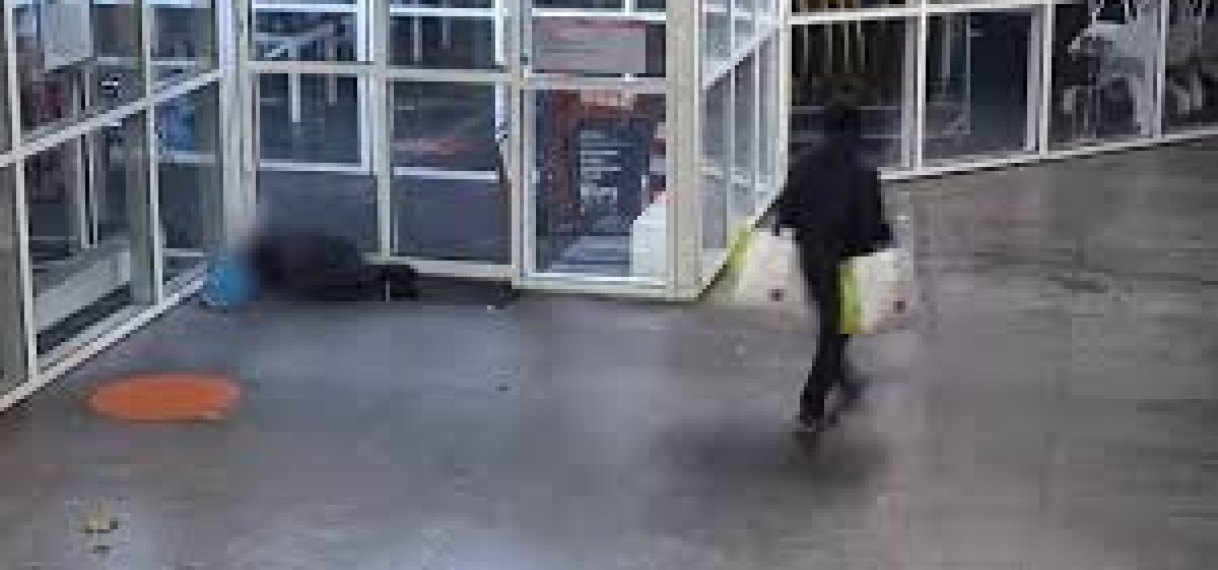 Man die slapende Rotterdammer aanviel met stoeptegel nu vervolgd in Frankrijk