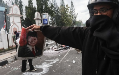 President Indonesië zegt buitenlandreis af vanwege onrust