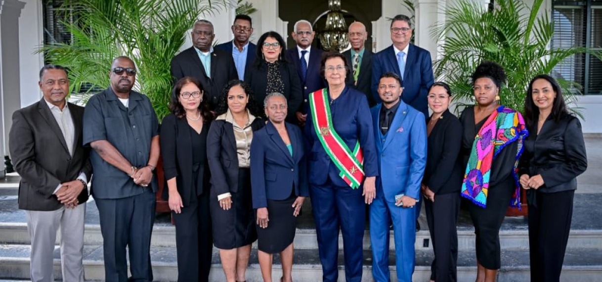 President Simons beëdigt nieuwe leden Staatsraad