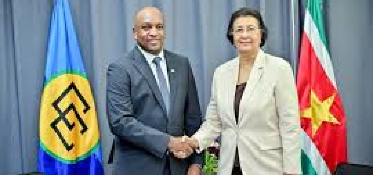 President Simons spreekt waardering uit voor uitzonderlijke kwaliteit overdrachtsdocumentatie bij beleefdheidsbezoek ministerie BIS