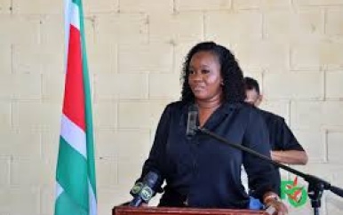 Frisse bestuursstart in Nickerie: 76 nieuwe raadsleden geïnstalleerd