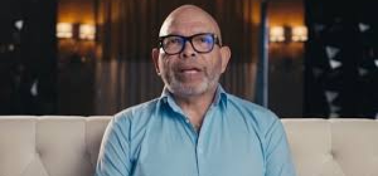 Minister Currie installeert nieuwe commissie Carifesta XV