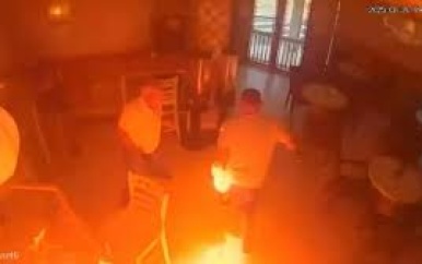 Man steekt bar in Sevilla in brand omdat hij geen mayonaise bij broodje krijgt