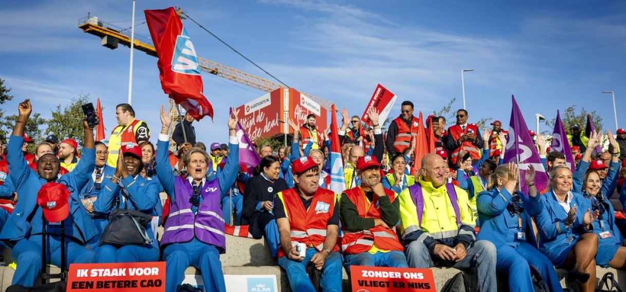 UPDATE: Grondpersoneel KLM legt werk vier uur neer, zo’n 100 vluchten geannuleerd