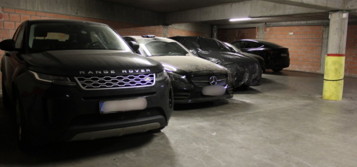 Brusselse bewoners kunnen al een jaar niet bij hun auto’s in parkeergarage: ‘Mijn geduld is echt op’