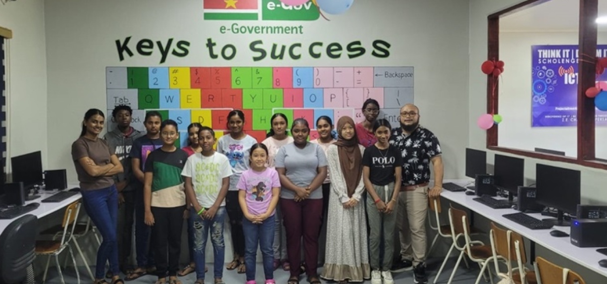 Kinderen in Nickerie enthousiast over gratis Word-training via Future Forward