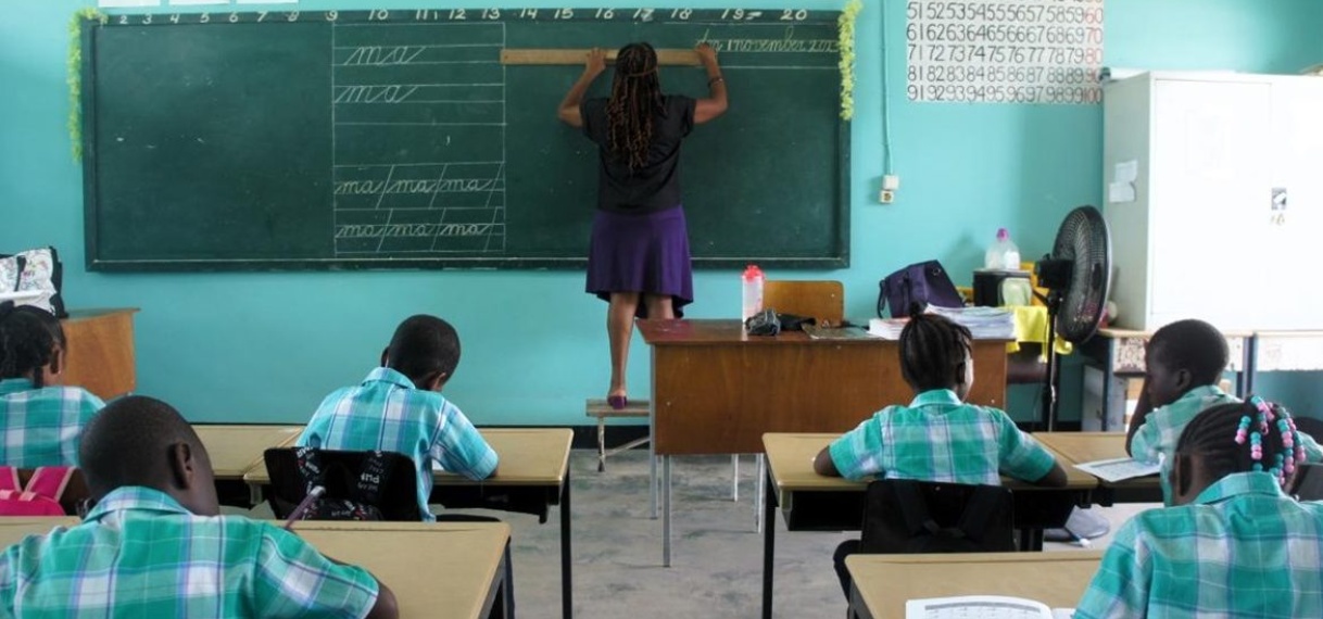 Syndicaat slaat alarm over chaos in Surinaams onderwijs: “Tijd voor duidelijkheid”