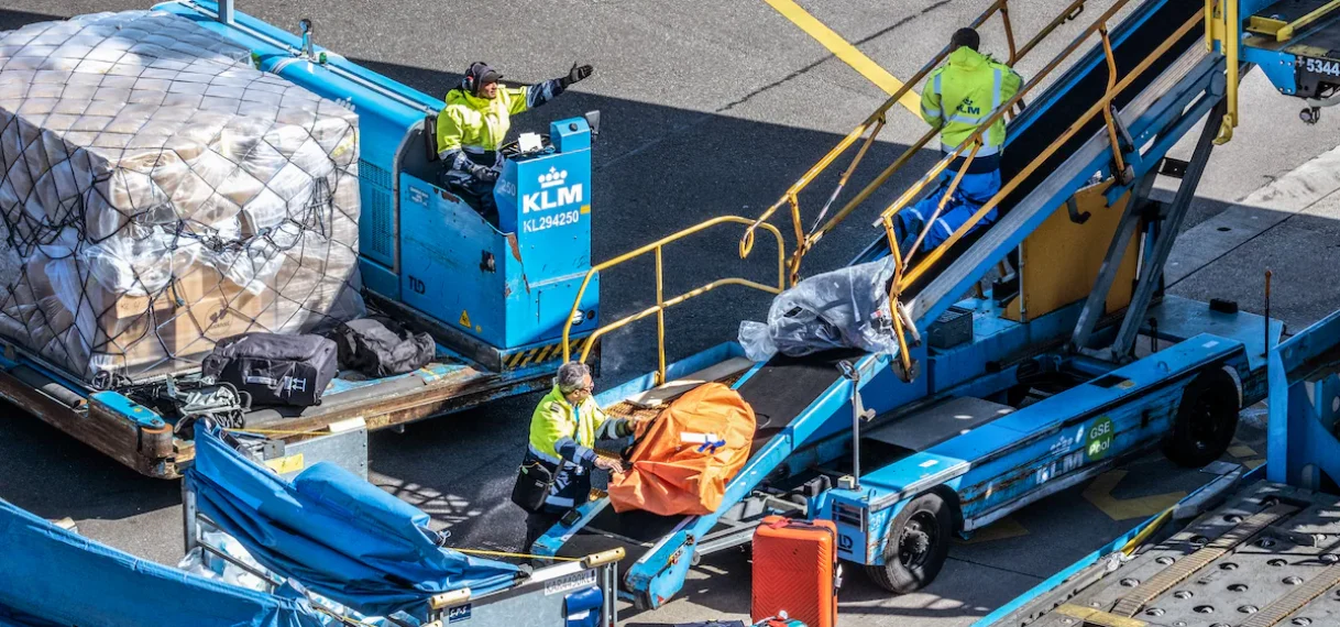 UPDATE: KLM schrapt woensdag zo’n honderd vluchten door staking bij grondpersoneel