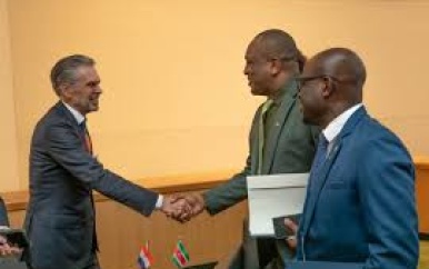Suriname en Nederland willen samenwerking verder intensiveren