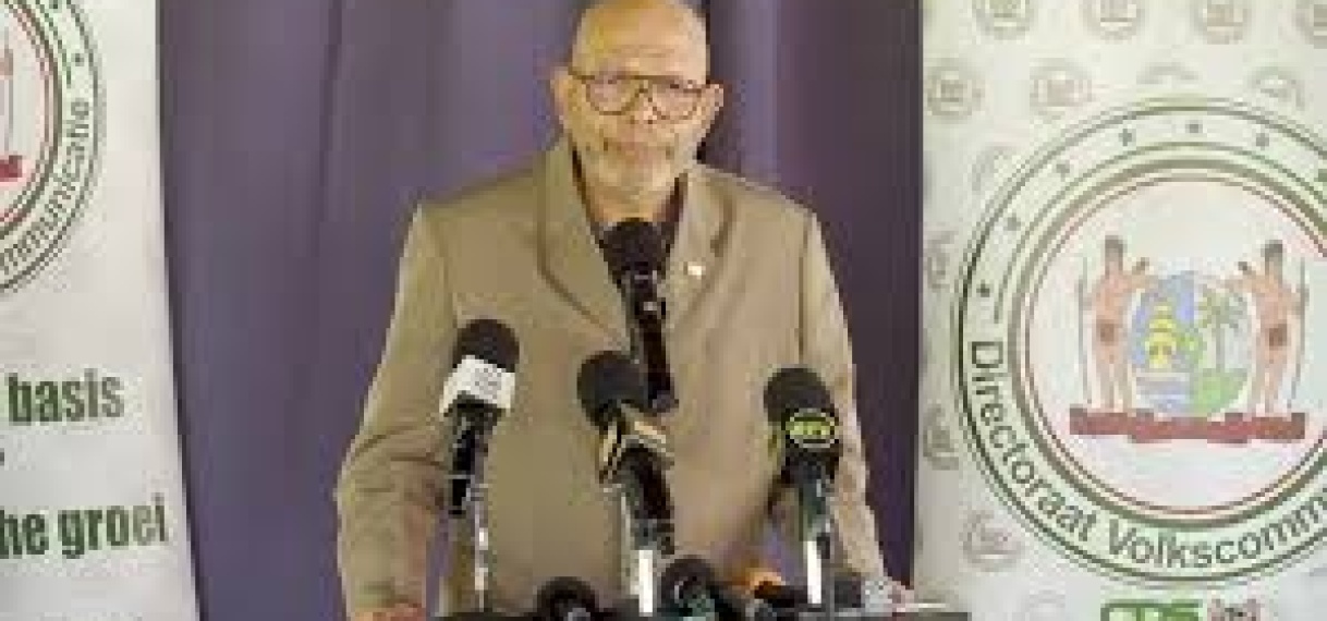 Minister Currie belicht veel omvattend onderwijsbeleid