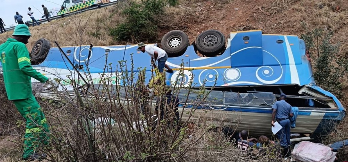 Zeker 42 doden bij busongeluk in Zuid-Afrika en tientallen gewonden