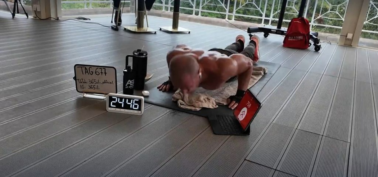 Duitser vestigt wereldrecord voor extra zware push-ups