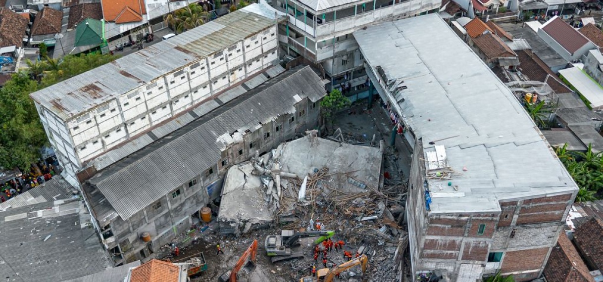UPDATE: Dodental na instorten school Java stijgt naar 50