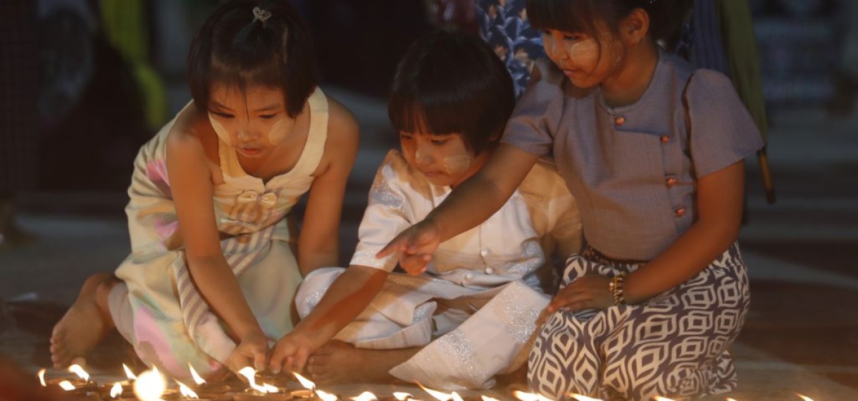 Leger Myanmar gooit bommen op boeddhistisch festival, zeker 32 doden
