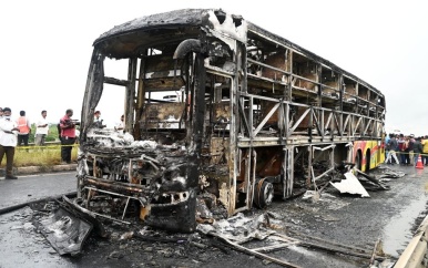 Busbrand in India eist zeker 25 levens