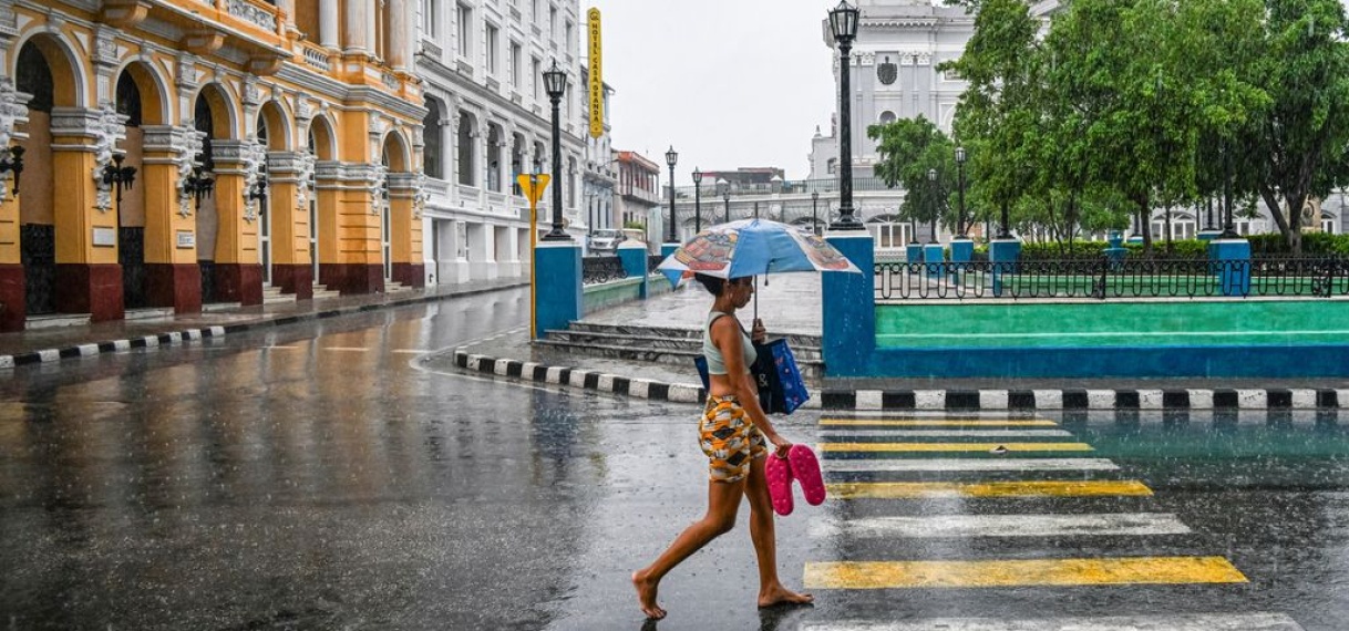 UPDATE: Orkaan Melissa komt aan land in Oost-Cuba, in kracht afgenomen