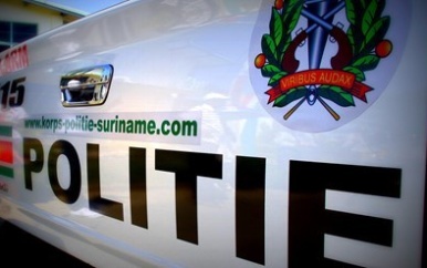 Gewapende overval aan de Kronenburgweg; verdachten voortvluchtig
