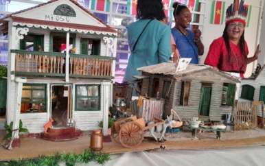 Traditioneel miniatuurhuis bij SAO wordt ontmoetingsplek voor de gemeenschap