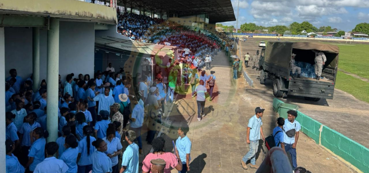 Vlaggenvorming alleen met scholen uit Paramaribo