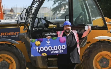 Britse loterijwinnaar belandt in ziekenhuis na drie maanden uitbundig feestgedrag