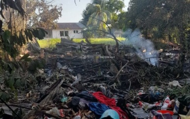 Houten laagbouwwoning te Paradise afgebrand