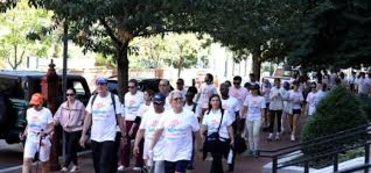 Minister Misiekaba deed mee tijdens 21e editie PAHO Walk for Health