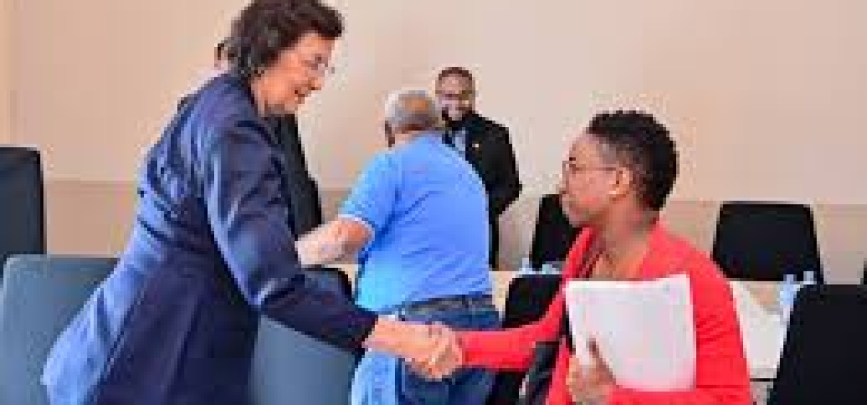 President Simons voert constructief gesprek met COL