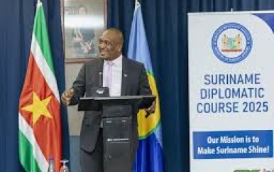 Bouva versterkt diplomatieke capaciteit met start van Suriname Diplomatic Course 2025