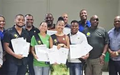 Eerste officiële Martial Arts-trainers ontvangen diploma in Suriname