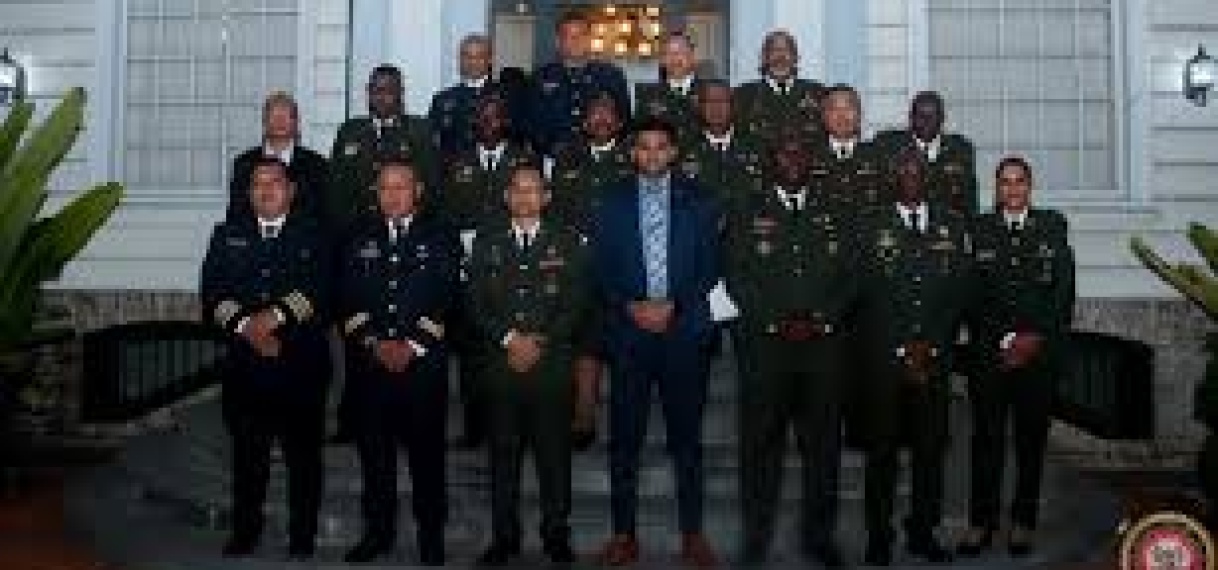 Negen officieren ronden hoogste militaire opleiding in Suriname af