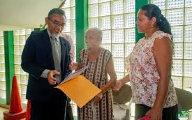 Eerste formele gronduitreiking op het ministerie van GBB