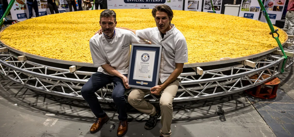 De grootste vlaai ter wereld is een feit