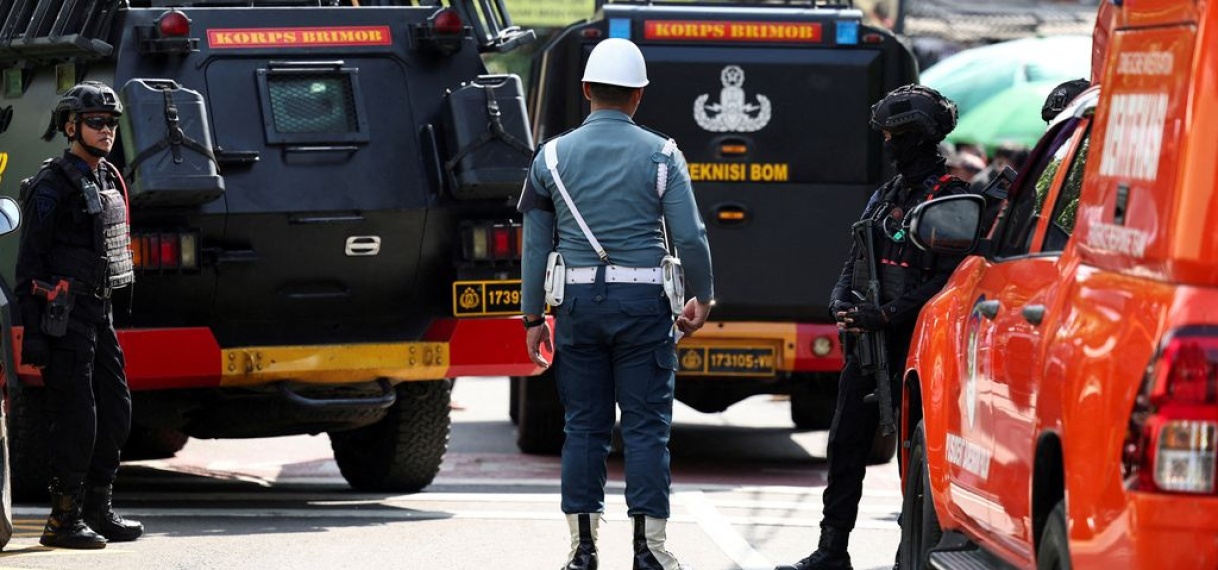 Tientallen gewonden bij explosie in moskee Jakarta