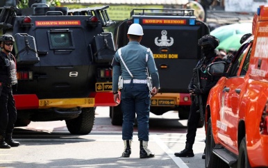 Tientallen gewonden bij explosie in moskee Jakarta