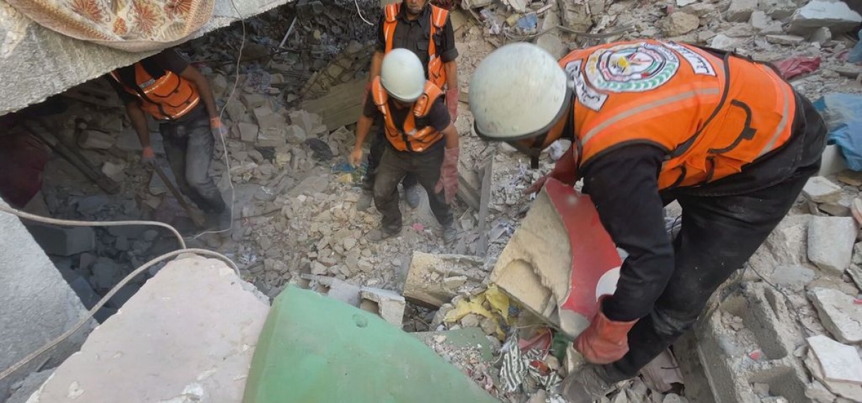 Zoektocht naar duizenden vermisten onder puin in Gaza gaat met de hand