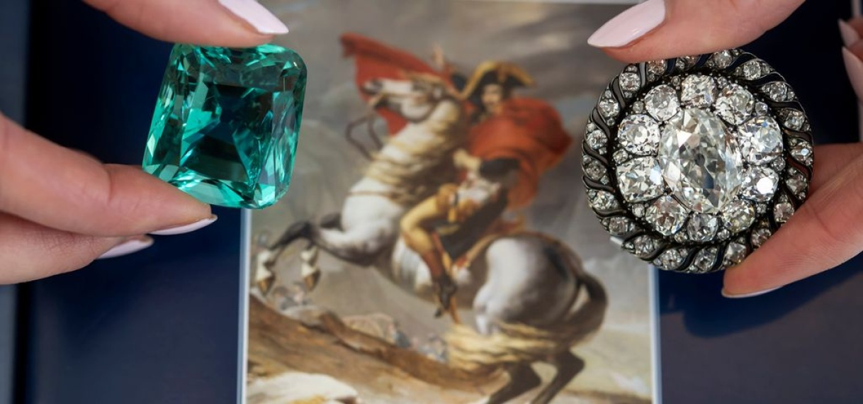 Napoleons broche geveild voor recordbedrag van 3,8 miljoen euro