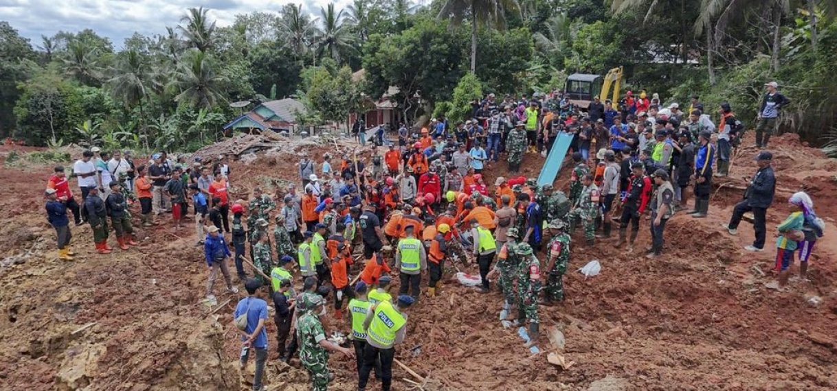 Twee doden en 21 vermisten op Java door aardverschuivingen