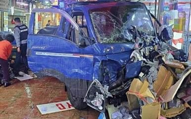 Bestuurder rijdt in op mensen Zuid-Korea: 2 doden en minstens 20 gewonden