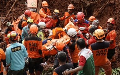 UPDATE: Dodental aardverschuivingen Midden-Java opgelopen naar achttien