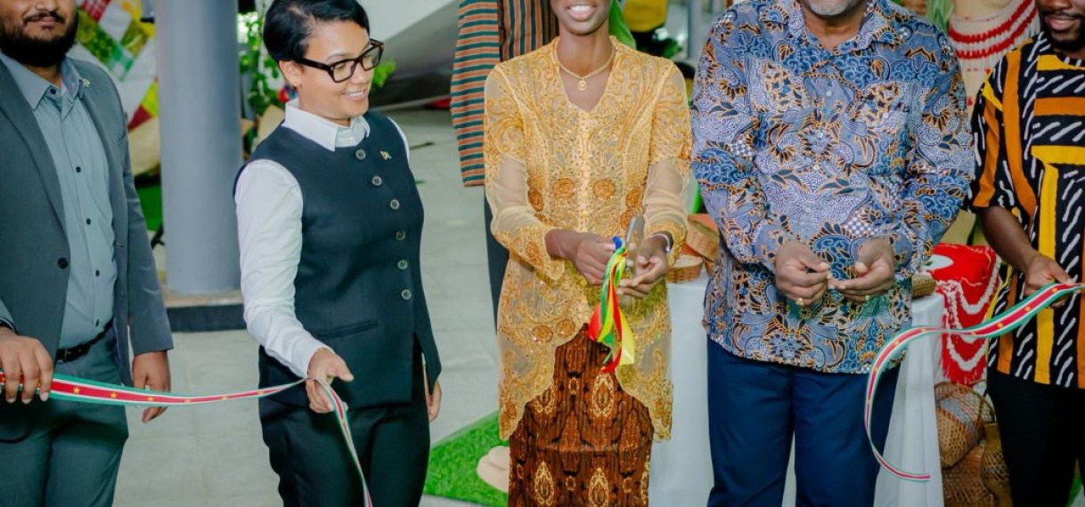 Surinaamse ambassade in Guyana viert 50 jaar Srefidensi en vriendschap